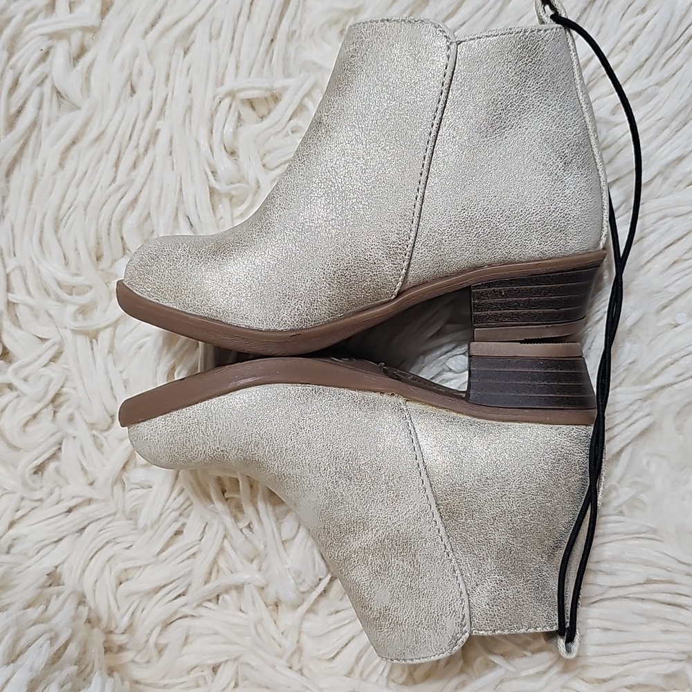 Kids Okie Dokie Gold "LIL CORA" Ankle Boots 5M - Picture 8 of 11